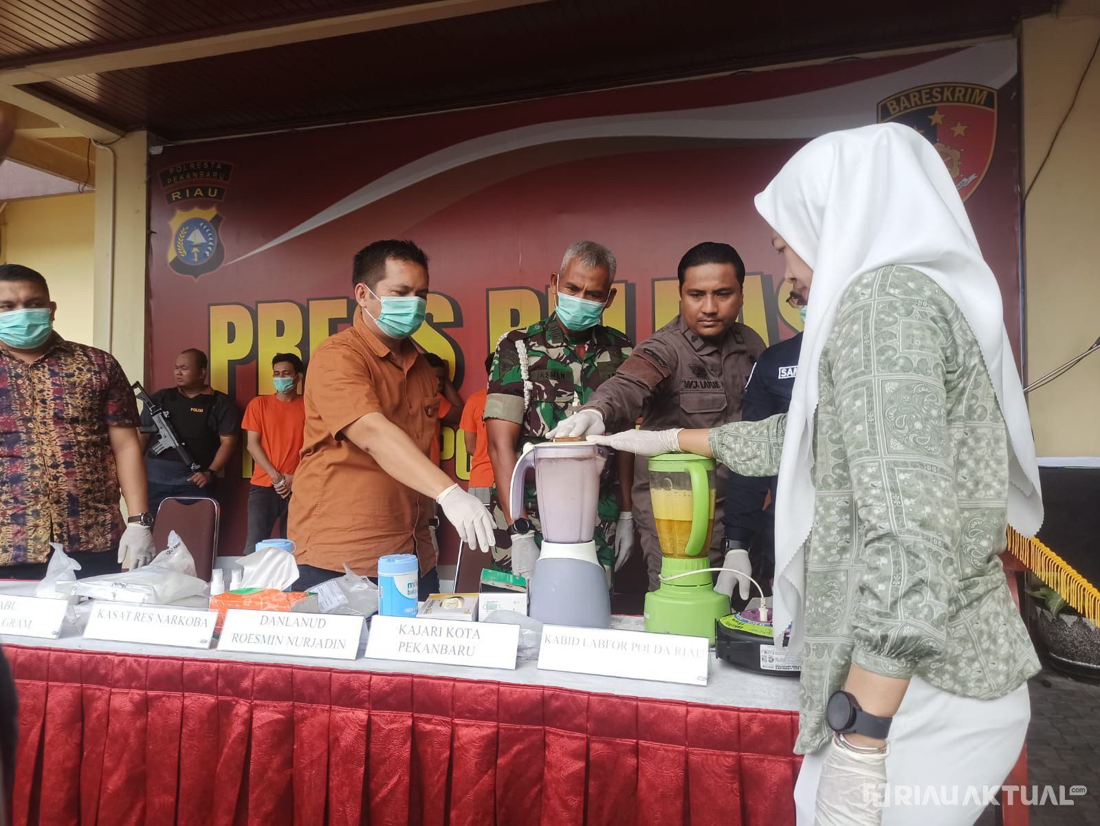 Polresta Pekanbaru Musnahkan Ribuan Gram Sabu dan Pil Ekstasi