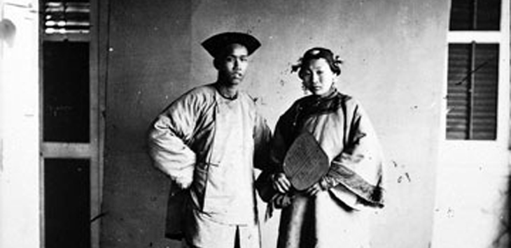 Wanita Punya 5 Suami Tinggal Serumah, Setiap Malam Cek Sepatu Depan Pintu