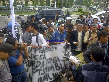 Harga Kelapa Inhil Anjlok Mahasiswa Gelar Aksi Keprihatinan  