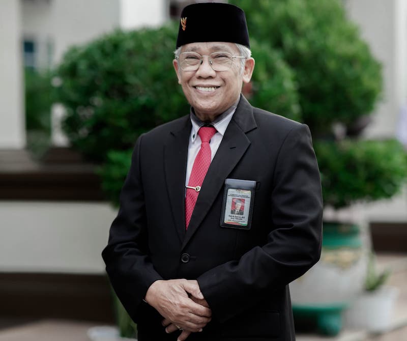 Rektor Universitas Hang Tuah Pekanbaru Dapat Ucapan Hangat dari Mahasiswa dan Dosen