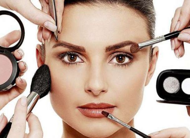 Produk Kecantikan Bisa Membuat Wanita Tidak Subur, Benarkah ?