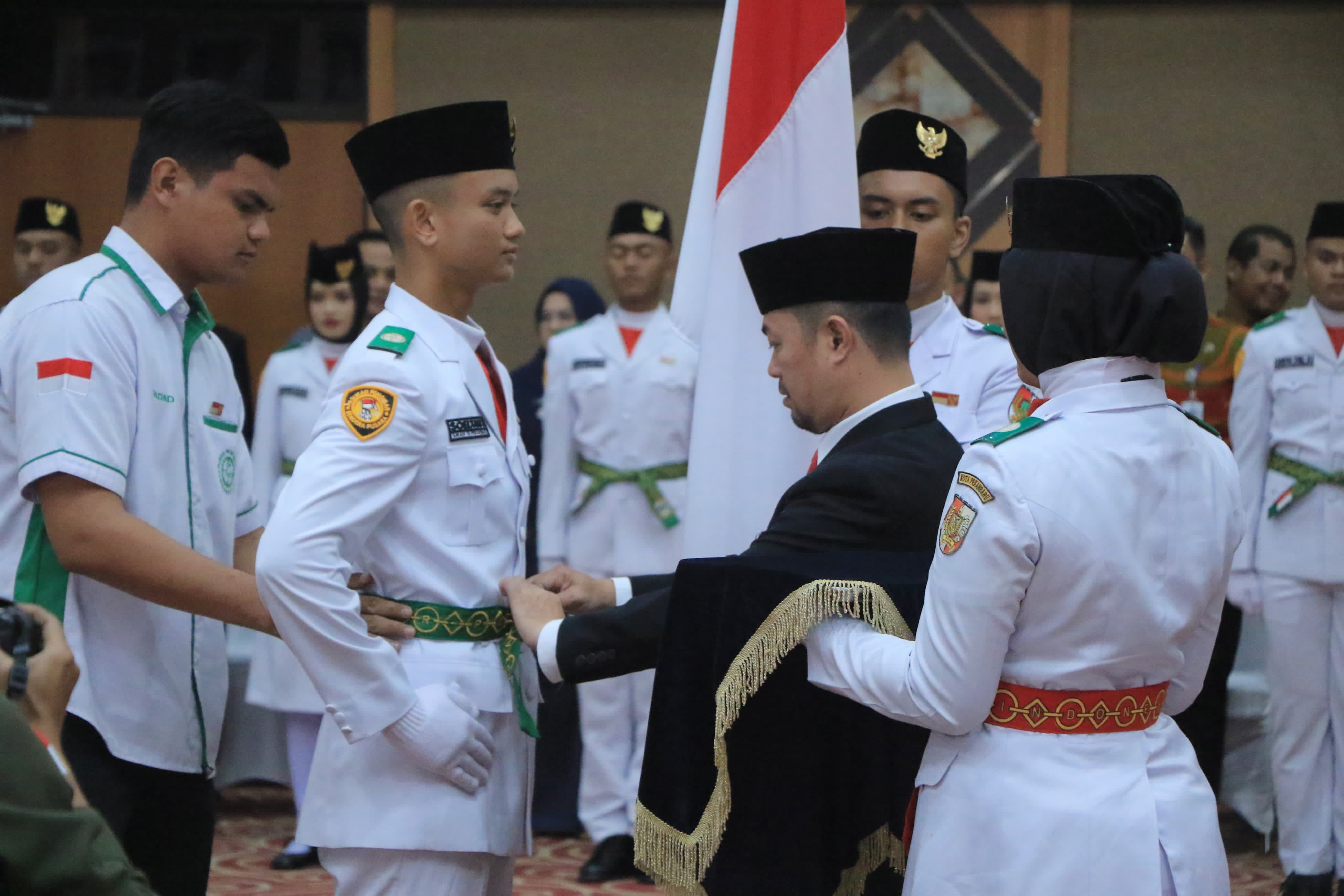 Pj Walikota Kukuhkan 40 Paskibraka Pekanbaru