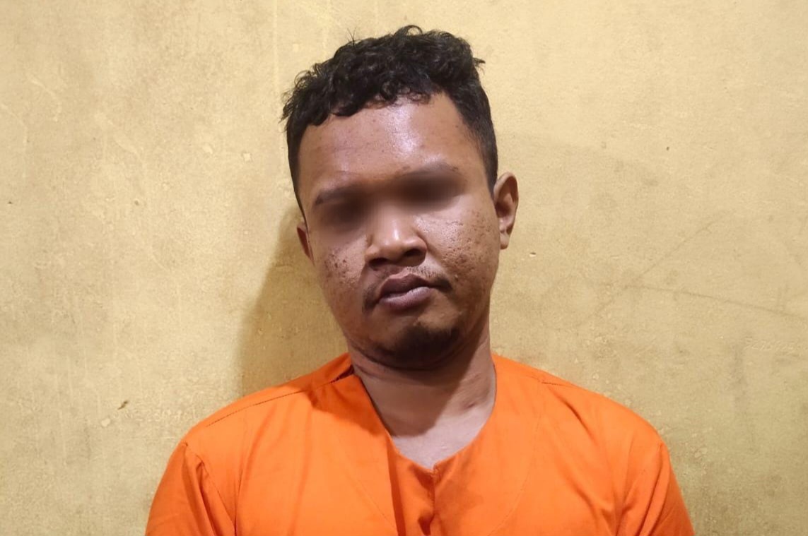 Anak di Kampar Gorok Leher Ayah Pakai Parang