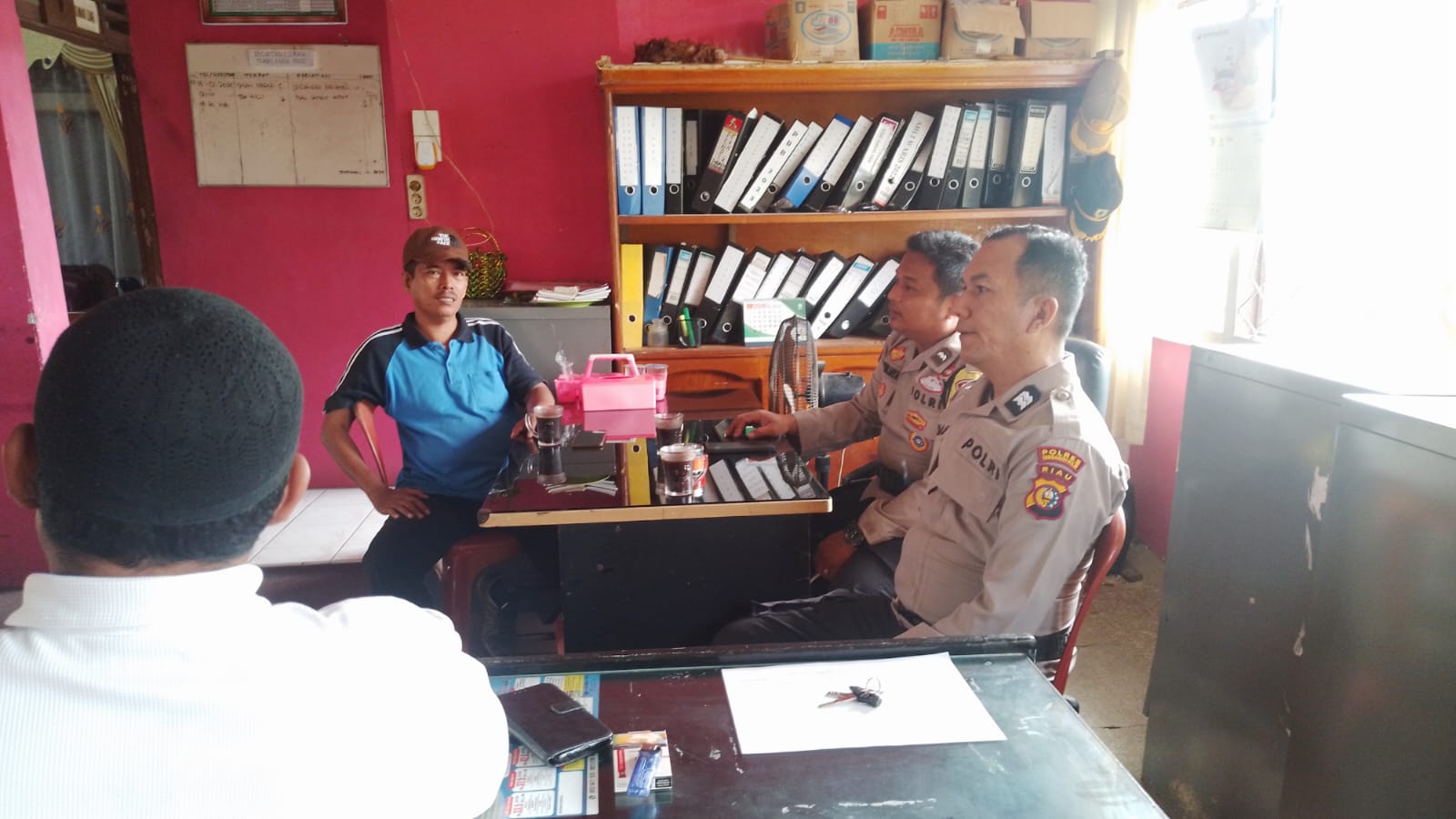 Gruduk Kantor Lurah, Polsek Tembilahan Hulu Sosialisasi Pemiku Damai