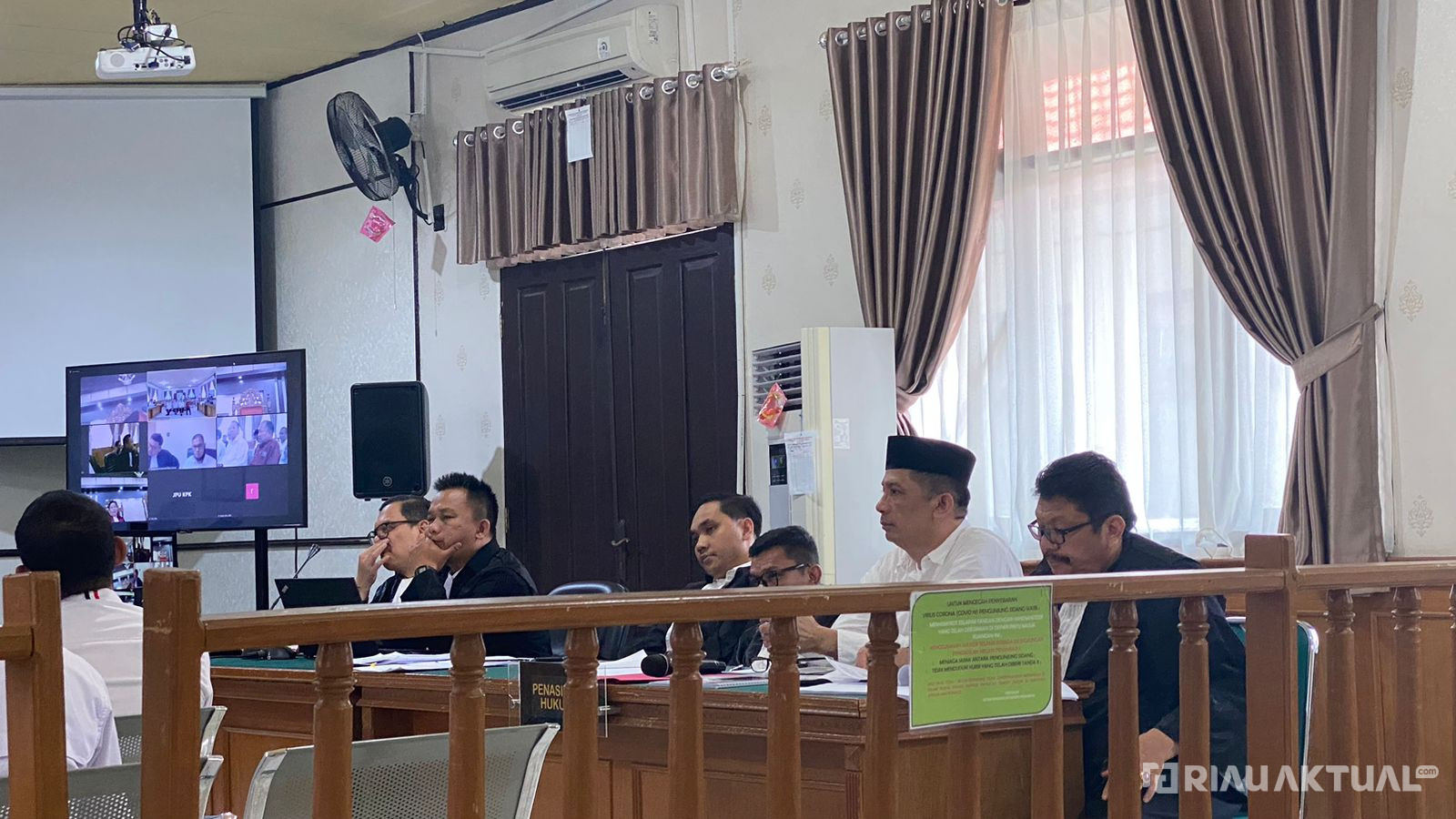 Bupati Nonaktif Kepulauan Meranti Hadiri Sidang Pemeriksaan Saksi Dugaan Korupsi