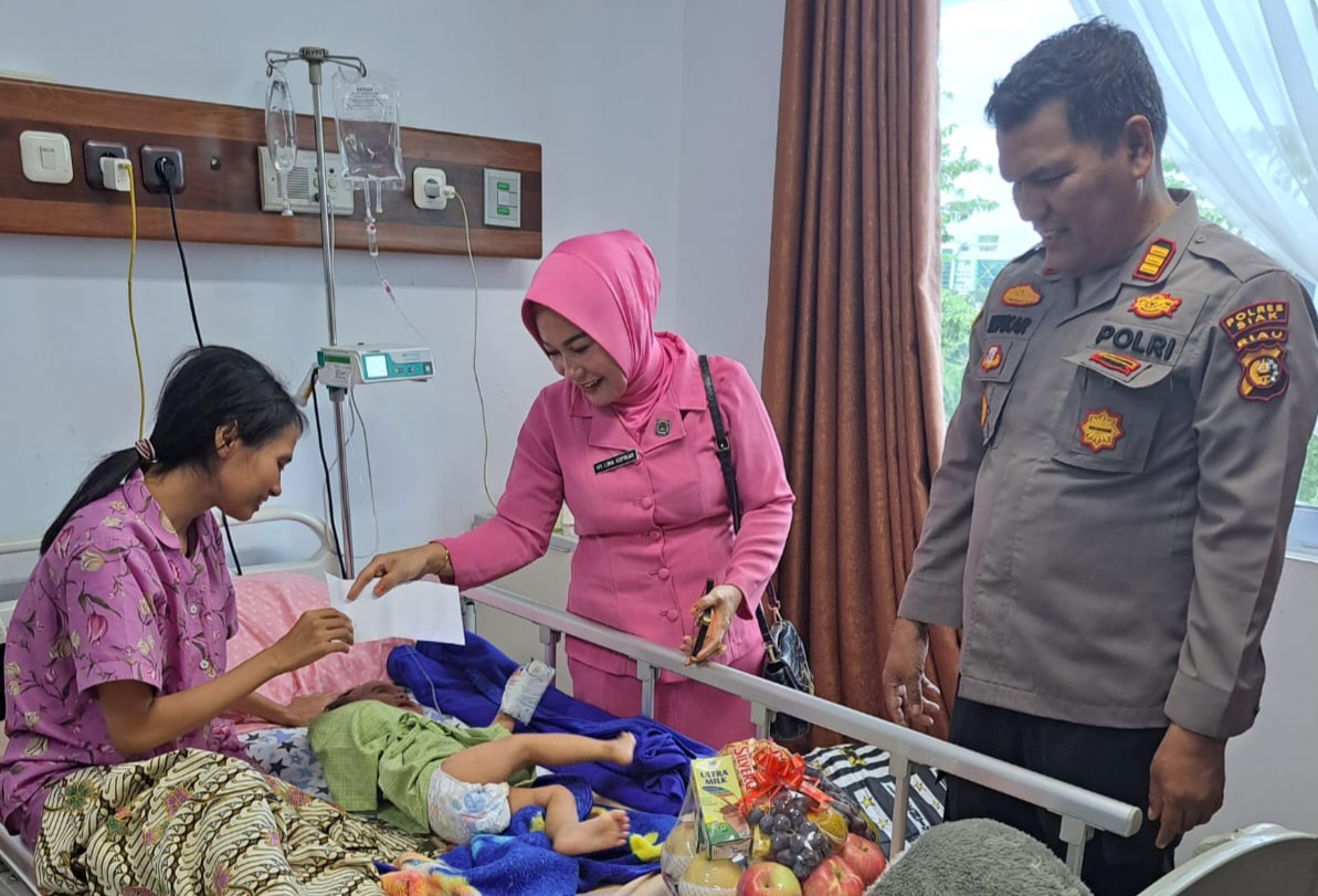 Kain Gendong Terlilit Rantai Sepeda Motor, Lengan Bocah 10 Bulan Putus