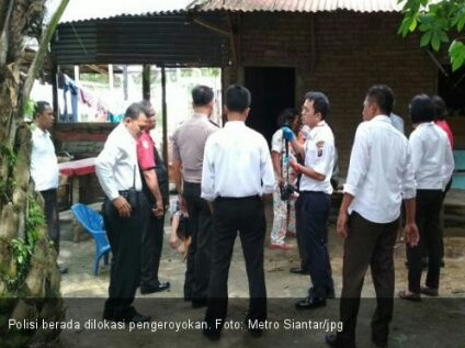 Bongkar Meteran Listrik, 2 Pria Terkapar Dibacok Tuan Rumah