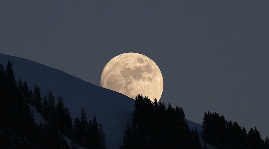 Nih, 8 Fakta Mengejutkan Tentang Bulan yang Belum Kamu Ketahui