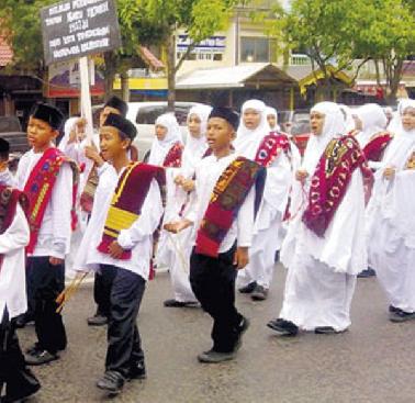 Pelajar Aceh Lakukan Pawai Ta'ruf 1 Muharam 1434 H