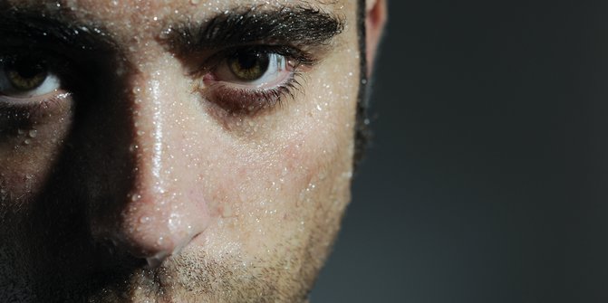 Berikut Lima Cara Atasi Keringat Berlebihan yang Bisa Kamu Lakukan