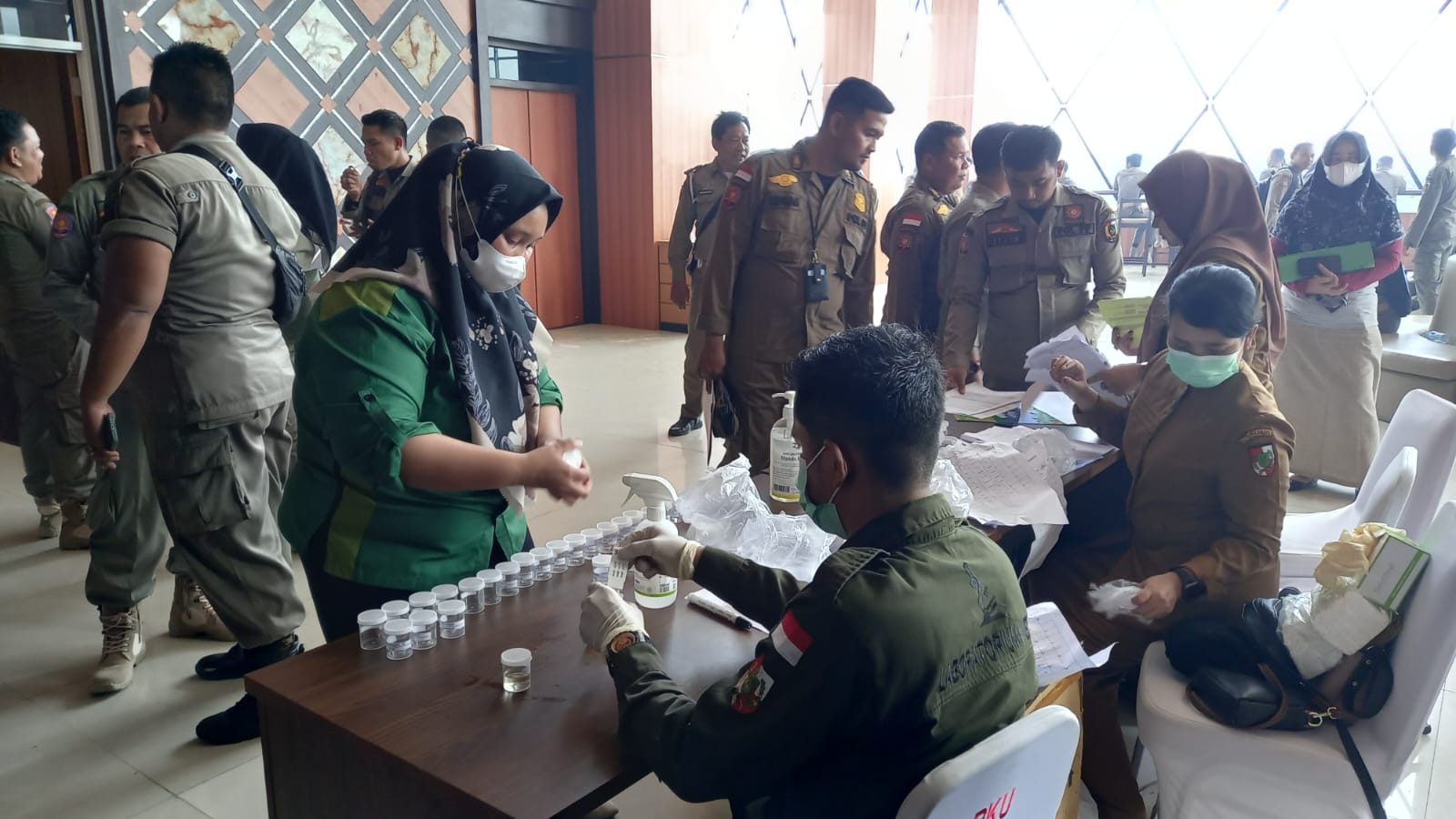 Ratusan Personil Satpol PP Pekanbaru Jalani Tes Urine, Kasat: Supaya Mereka Itu Bersih