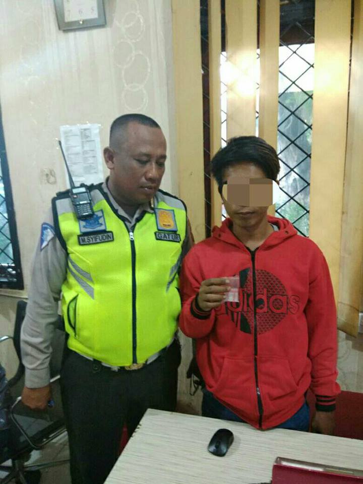 Pengendara Motor di Pekanbaru Bawa Sabu Ditangkap Polantas