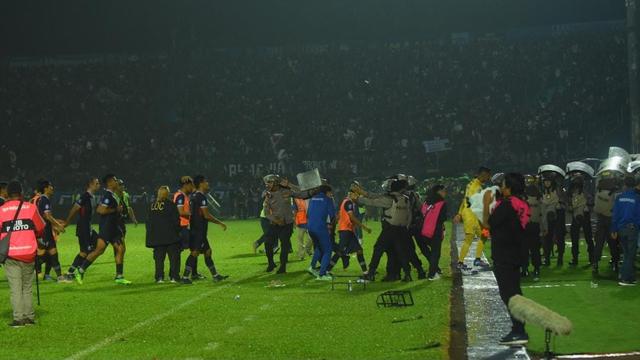 Kiper Arema FC Trauma, Lihat Langsung 2 Polisi Diinjak-injak