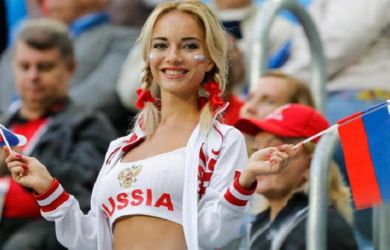 Terungkap..Fans Terseksi Piala Dunia 2018 Ini Ternyata Artis Film Porno