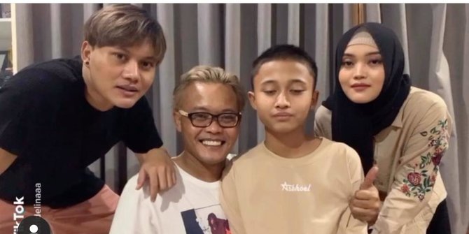 Kasihan tapi Juga Kocak, Adik Bontot Rizky Febian Mau Ikut Foto Keluarga Malah Diusir