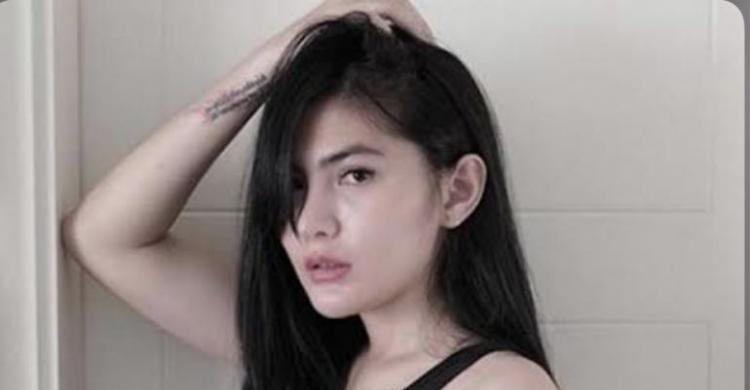 Angela Lee, Dilamar Pengusaha Rental