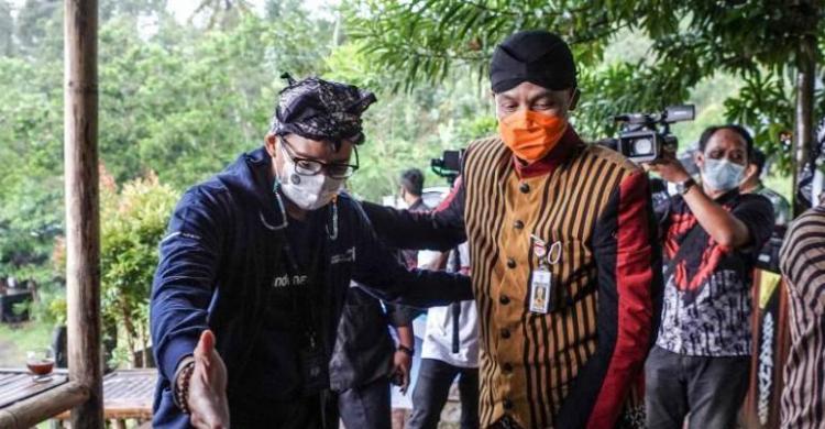 Moncer Di Survei Capres-Cawapres, Ganjar-Sandi Tergantung Ibu Dan Bapak Kosnya