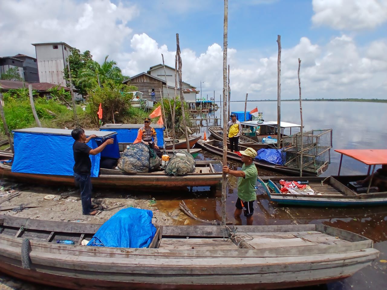 Jelang Pilkada, Polsek Teluk Meranti Aktif Gelar Cooling System ke Nelayan