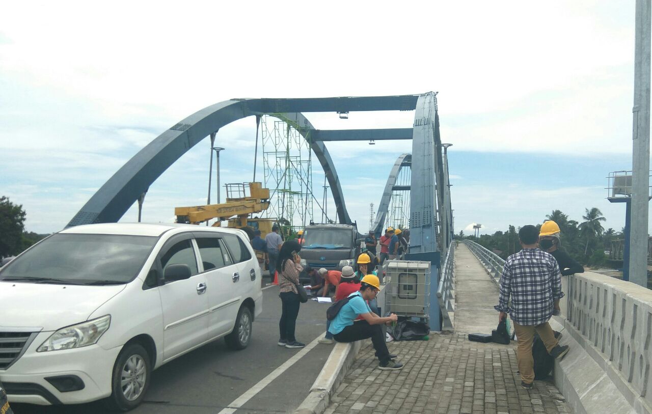 Diduga ada Korupsi, KPK dan Tim Ahli Cek Fisik Jembatan Water Front City Bangkinang