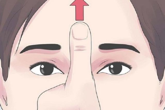 Tekan Titik Di Dahi Ini Selama 45 Detik, Rasakan Manfaatnya