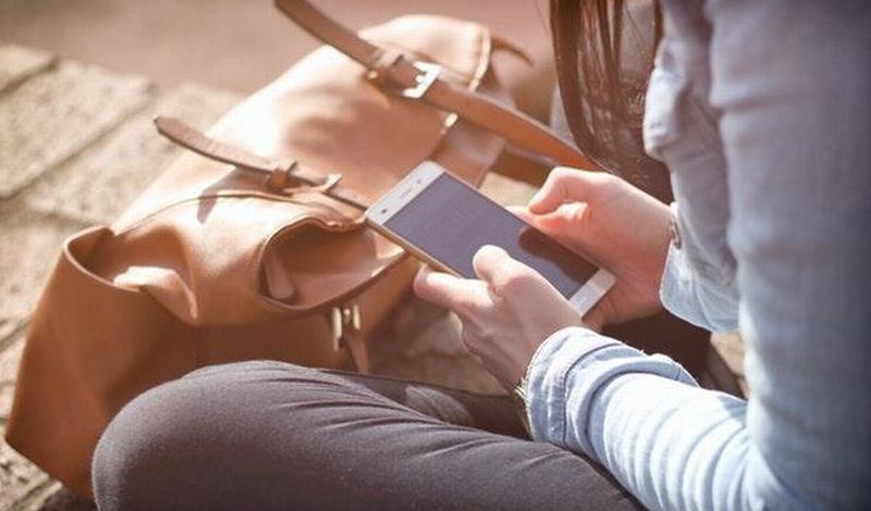 Teman di Facebook Sebabkan Gangguan Kesehatan, Kok Bisa?