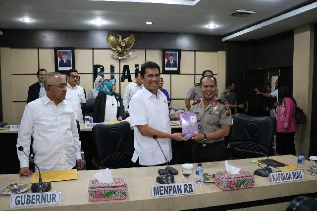 Persiapan Naik ke Tipe A, Menpan RB Melaksanakan Kunjungan Ke Polda Riau