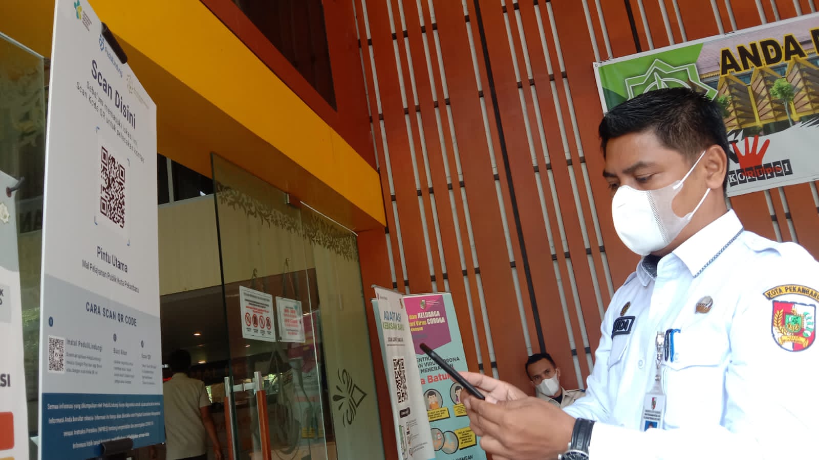 Pj Walikota Pekanbaru dan Seluruh ASN Tunaikan Shalat Idul Adha 1443 H di Halaman MPP