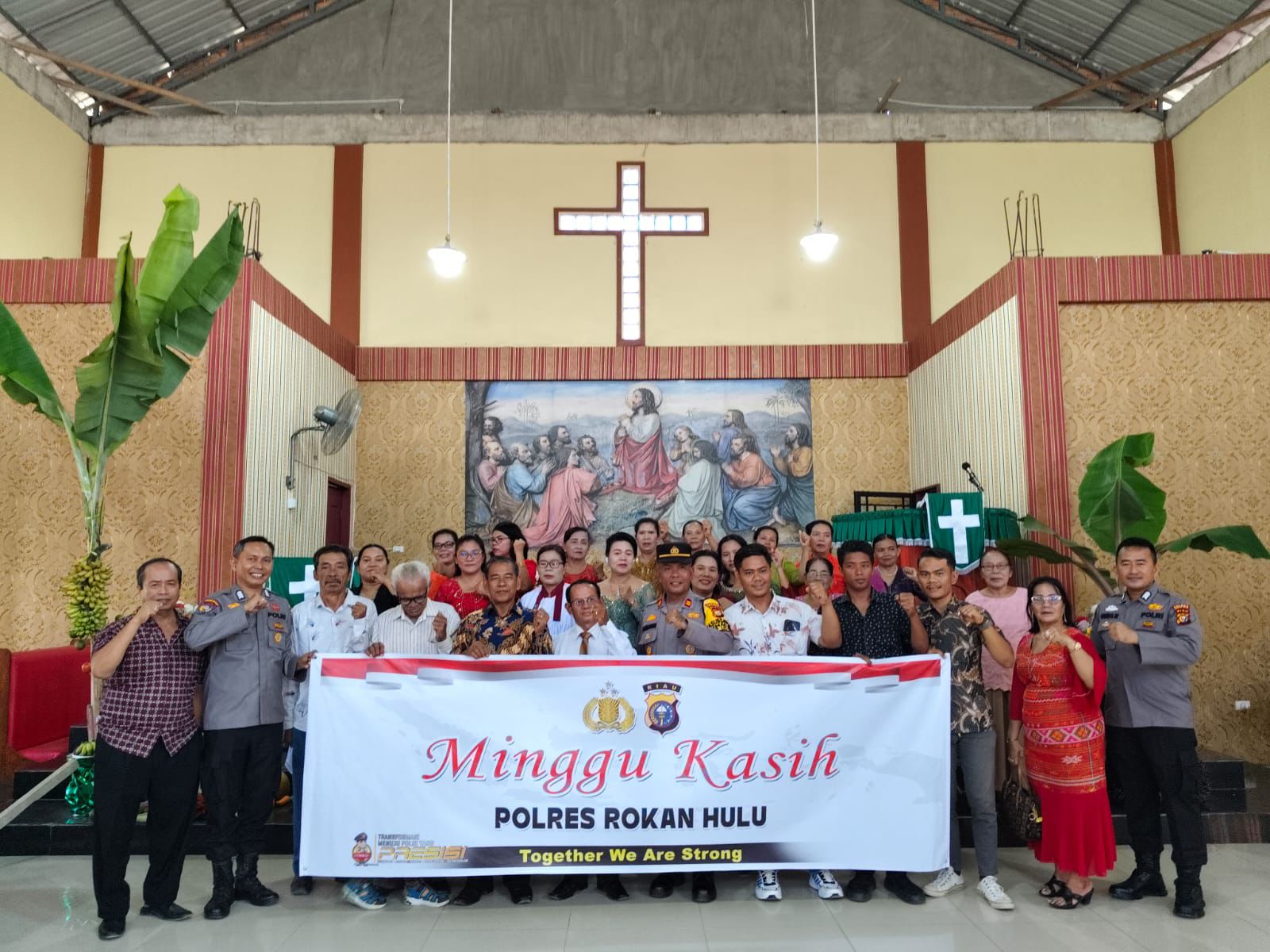 Polres Rokan Hulu Gelar Minggu Kasih di Gereja HKBP, Serukan Pilkada Damai dan Anti-Hoaks
