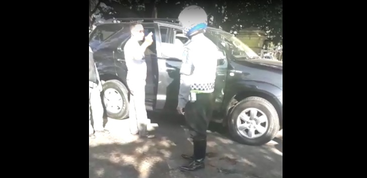 Tak Pakai Masker Lalu Ditegur, Respon Oknum Polisi di Bandung Ini Bikin Emosi