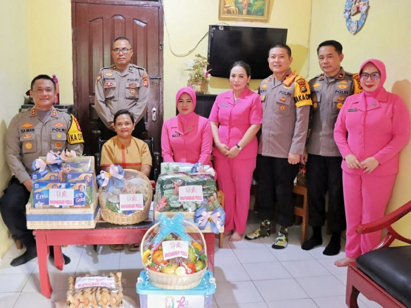 Polres Rokan Hilir Gelar Bakti Sosial untuk Kampanye Pilkada Damai