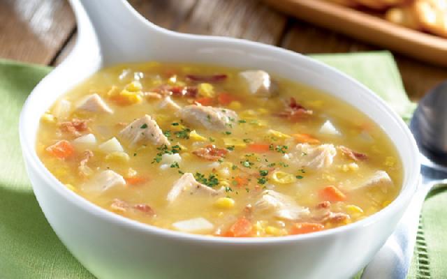 Anak Lagi Flu? Enaknya Dibuatkan Sup Ayam Jagung Hangat