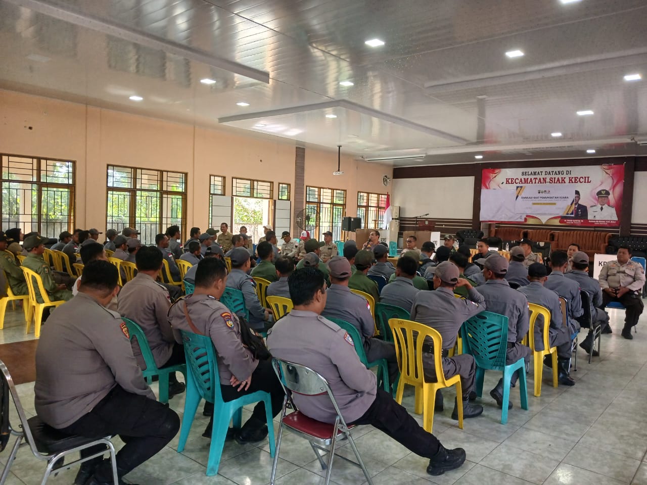 Polsek Siak Kecil Gelar Cooling System GEMA BINLUH untuk Wujudkan Pilkada Damai di Desa Lubuk Muda