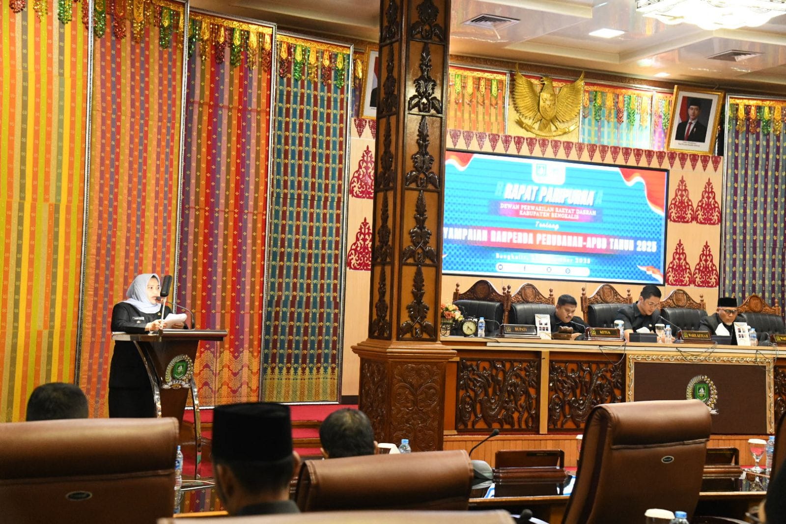 Bupati Kasmarni Sampaikan Ranperda Perubahan APBD 2025 Senilai Rp4,6 Triliun di DPRD Bengkalis