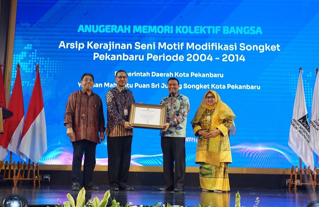 Pekanbaru Raih Anugerah MKB untuk Arsip Kerajinan Seni Motif Modifikasi Songket