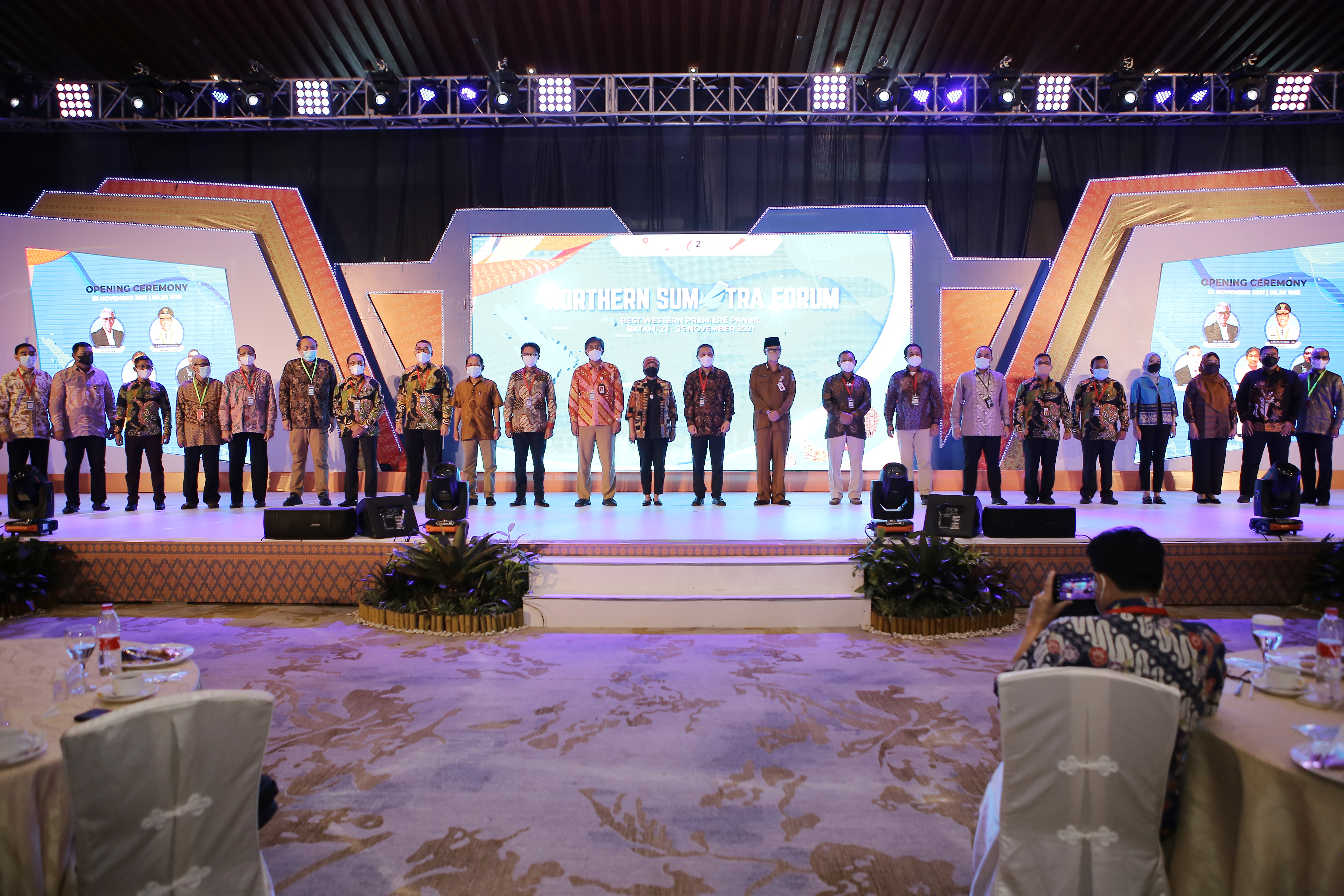 Gubernur Riau - Jabar Bahas PI Hulu Migas di Northern Sumatra Forum