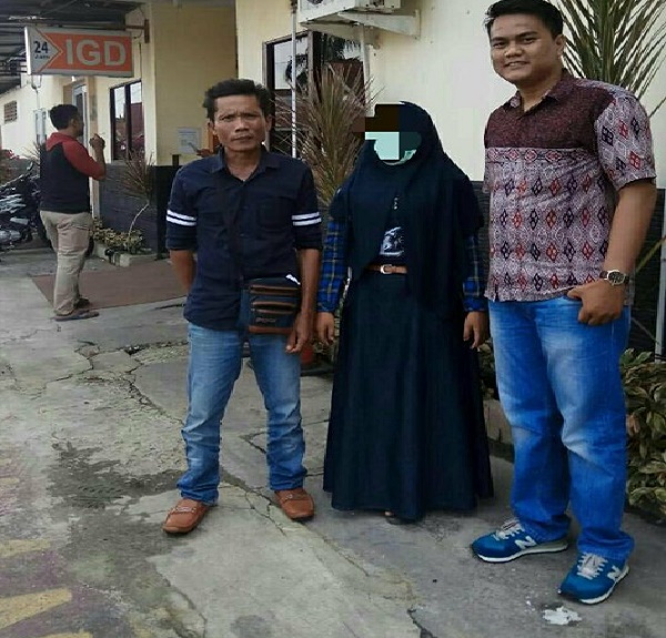 Bejatnya Oknum Ketua RT di Pelalawan Riau ini, Diduga 'Gituin' Bunga 4 Kali, & Dibawa ke Club Malam