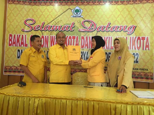 Berharap Dapat Keberkahan, Heri Susanto Kembalikan Formulir Golkar dan PKB