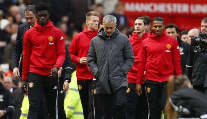 Kekalahan Perdana MU Bikin Mourinho Konflik dengan Pemain?