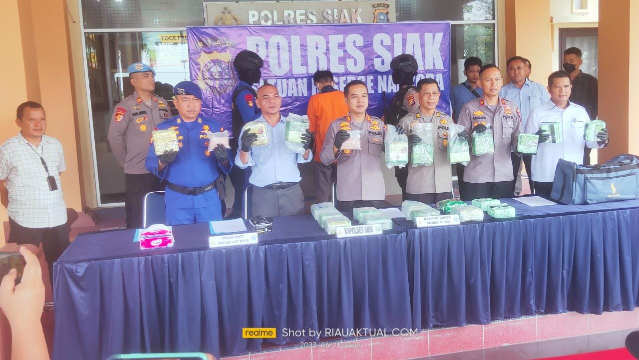 Polisi Sita 21 KG Sabu dan 1,897 Butir Ekstasi Dari Jaringan Narkotika Malaysia