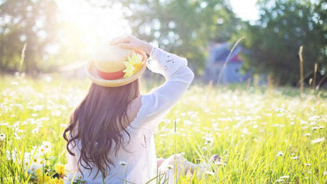 Baju Sering Terkena Noda Deodoran? Ini Dia Solusinya