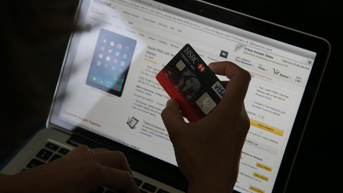 Masyarakat Indonesia Makin Doyan Belanja Online, Tapi..