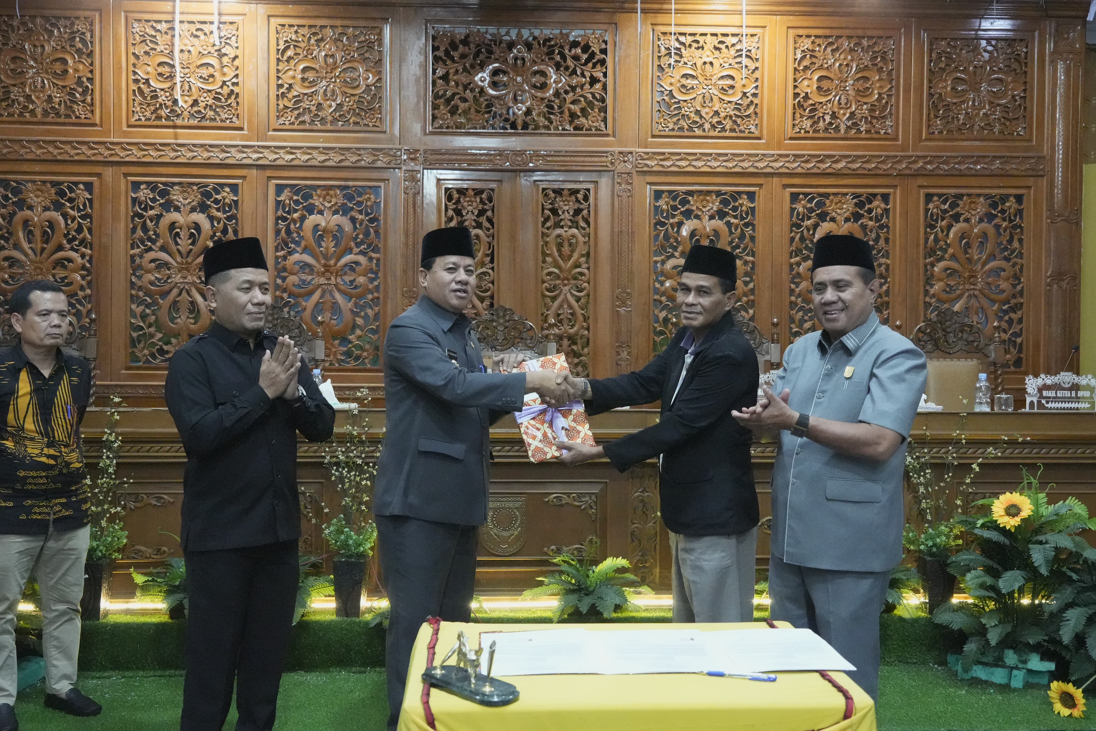 DPRD Kuansing Sahkan Ranperda Retribusi Sampah jadi Perda