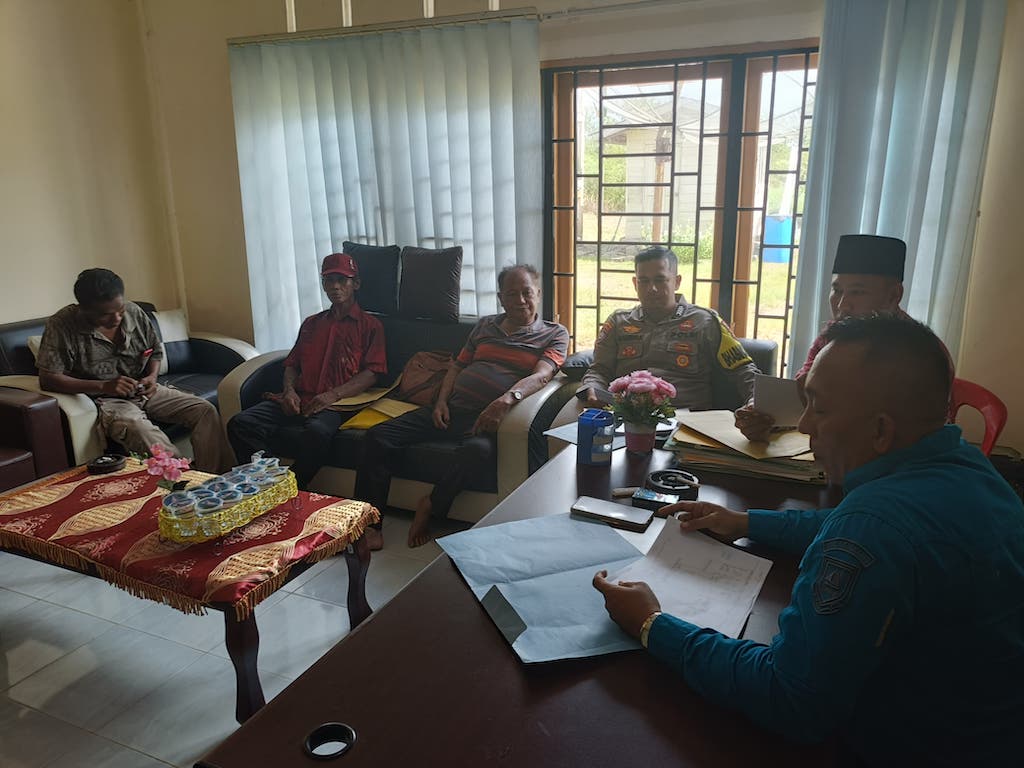 Bhabinkamtibmas Desa Kelemantan Barat Ajak Masyarakat Jaga Kondusifitas Pasca Pilkada