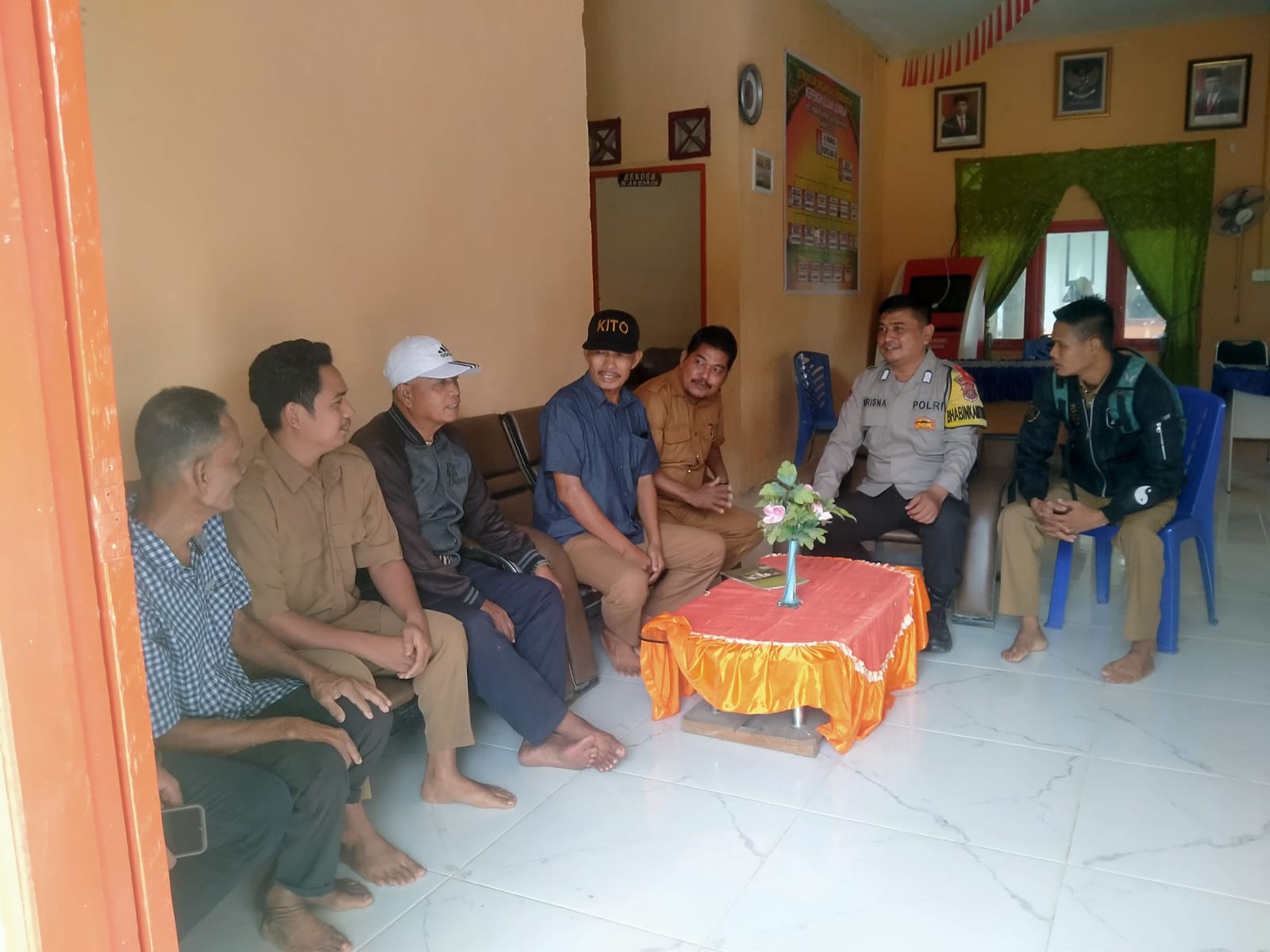 Bhabinkamtibmas Kepenghuluan Jumrah Dorong Pilkada Damai dan Netralitas ASN