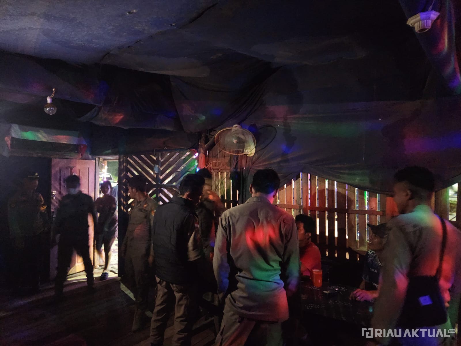 Satpol PP Pekanbaru Gelar Operasi Cipta Kondisi, Amankan Miras dan Pemandu Lagu