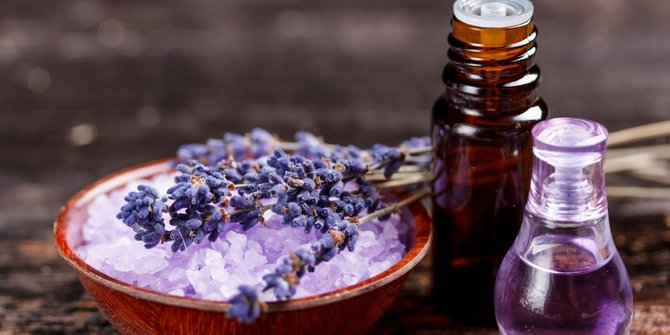 Oleskan minyak ini di pusar untuk mengurangi nyeri menstruasi