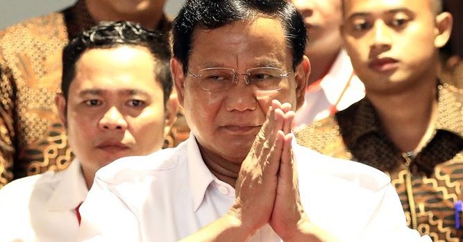 Video Prabowo Lepas Baju Usai Rakornas di Hambalang Lalu Diarak Kader Sambil Nyanyi