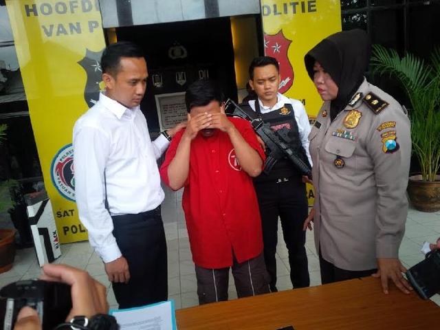 Dalih butuh uang, Andik jual mantan pacar ke pria hidung belang