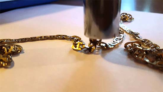 Silahkan Dicoba, ini Cara Mudah Bedakan Perhiasan Asli dengan yang Palsu