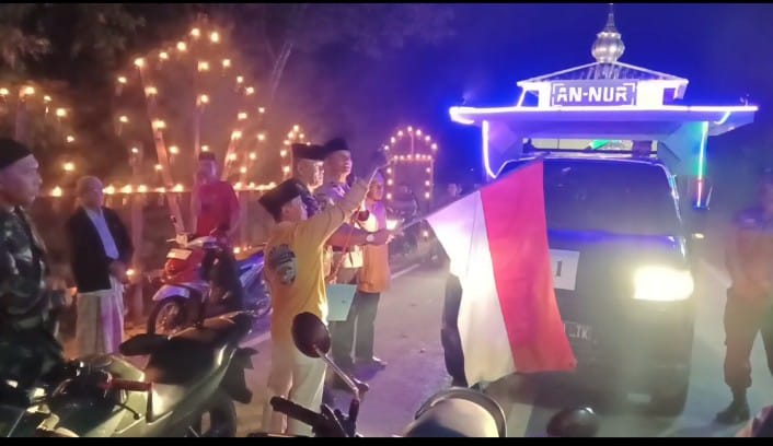 Festival Lampu Colok dan Pawai Takbir di Siak Hulu Meriah